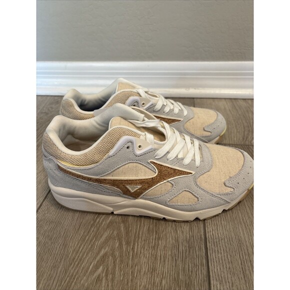 Mizuno Sky Medal Retro Classic Fashion Trainers Beige White US9.5/UK8.5/EU42.5 - Picture 1 of 6